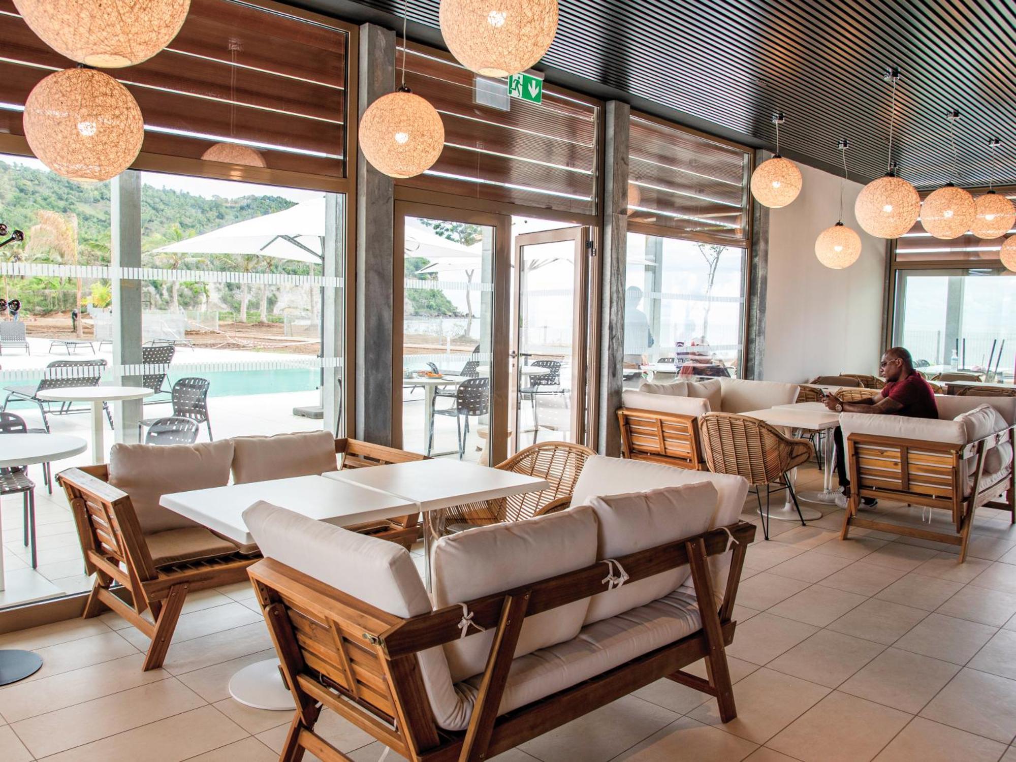 Ibis Styles Mayotte Aéroport Pamandzi Exterior foto